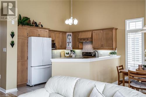 2278 Turnberry Road Unit# 13, Burlington, ON - Indoor Photo Showing Kitchen