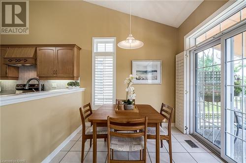 2278 Turnberry Road Unit# 13, Burlington, ON - Indoor Photo Showing Dining Room