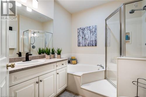 2278 Turnberry Road Unit# 13, Burlington, ON - Indoor Photo Showing Bathroom