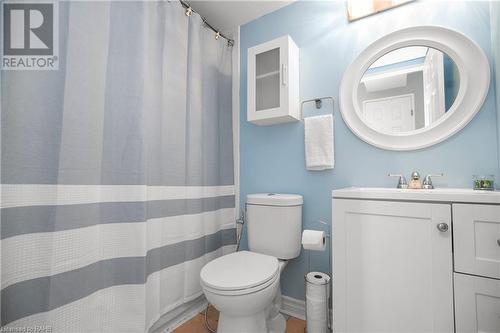 150 Charlton Avenue E Unit# 2206, Hamilton, ON - Indoor Photo Showing Bathroom