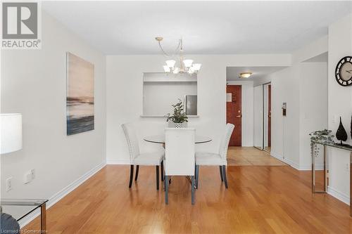 100 Burloak Drive Unit# 1214, Burlington, ON - Indoor Photo Showing Dining Room