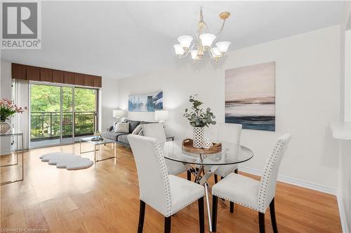 100 Burloak Drive Unit# 1214, Burlington, ON - Indoor Photo Showing Dining Room