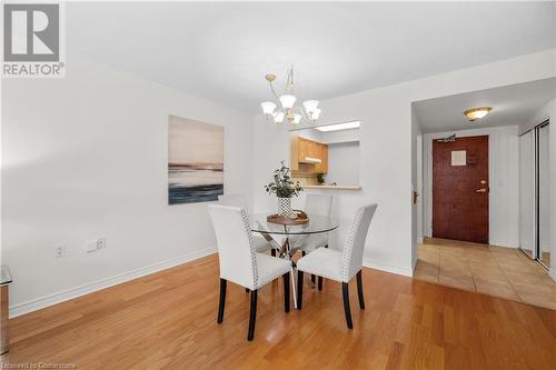 100 Burloak Drive Unit# 1214, Burlington, ON - Indoor Photo Showing Dining Room