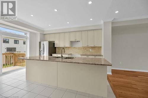 67 Holder Drive, Brantford, ON - Indoor Photo Showing Kitchen