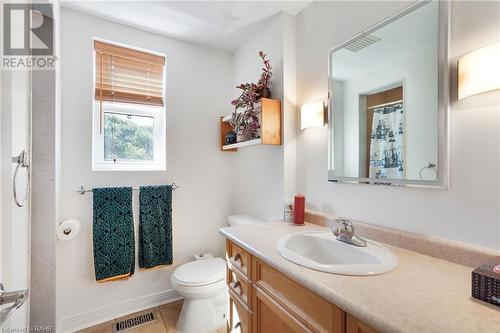 1 Northcliffe Avenue, Dundas, ON - Indoor Photo Showing Bathroom