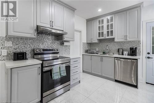 5063 Bridge Street, Niagara Falls, ON - Indoor Photo Showing Kitchen With Stainless Steel Kitchen With Upgraded Kitchen