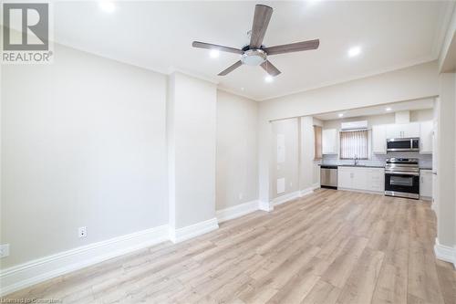 82 Victoria Avenue S, Hamilton, ON - Indoor Photo Showing Kitchen