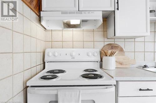 13 Clinton Street, Hamilton, ON - Indoor Photo Showing Kitchen