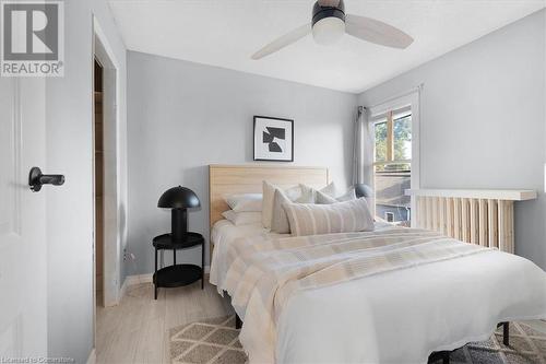 13 Clinton Street, Hamilton, ON - Indoor Photo Showing Bedroom