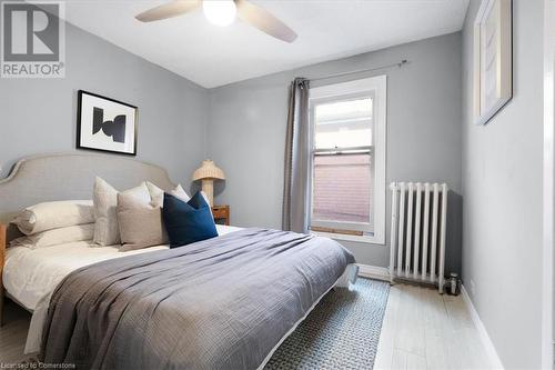 13 Clinton Street, Hamilton, ON - Indoor Photo Showing Bedroom