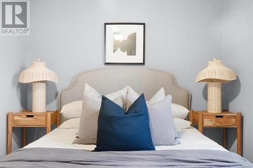 13 Clinton Street, Hamilton, ON - Indoor Photo Showing Bedroom