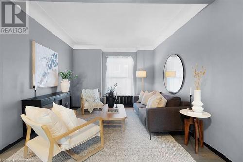 13 Clinton Street, Hamilton, ON - Indoor Photo Showing Living Room