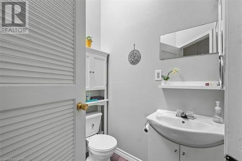 3202 Trinity Church Road, Hamilton, ON - Indoor Photo Showing Bathroom