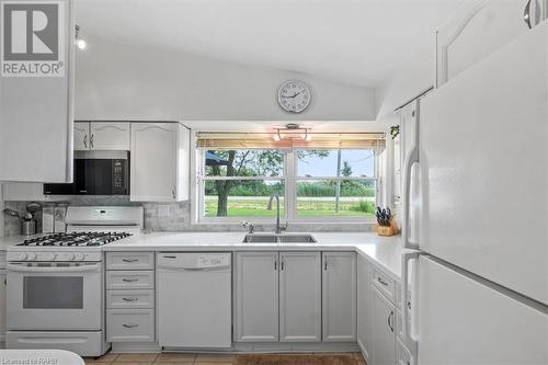 3202 Trinity Church Road, Hamilton, ON - Indoor Photo Showing Kitchen With Double Sink