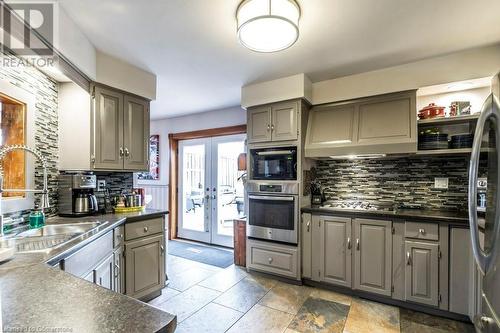 Kitchen - 627 Bayshore Boulevard, Burlington, ON - Indoor Photo Showing Kitchen With Double Sink