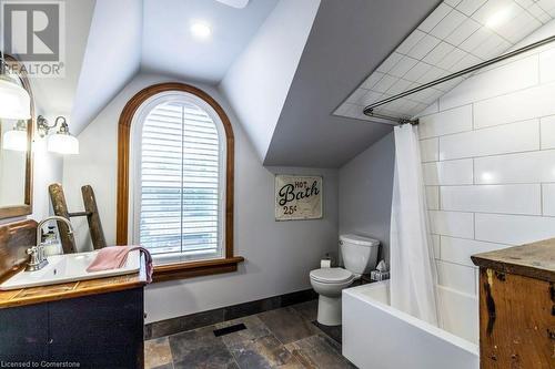 Main bathroom, 2nd floor - 627 Bayshore Boulevard, Burlington, ON - Indoor Photo Showing Bathroom