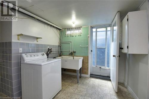 310 Montmorency Drive, Hamilton, ON - Indoor Photo Showing Laundry Room