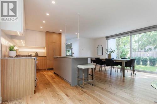 315 Park Street W, Dundas, ON - Indoor Photo Showing Kitchen With Upgraded Kitchen