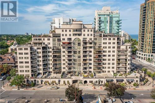 399 Elizabeth Street Unit# 608, Burlington, ON - Outdoor With Balcony With Facade