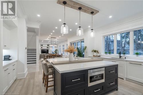 620 King Road, Burlington, ON - Indoor Photo Showing Kitchen With Upgraded Kitchen