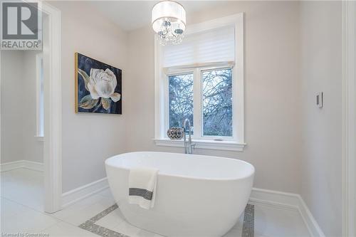 620 King Road, Burlington, ON - Indoor Photo Showing Bathroom