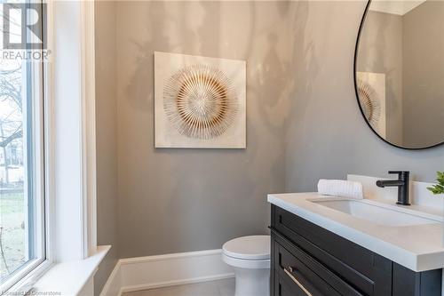 620 King Road, Burlington, ON - Indoor Photo Showing Bathroom