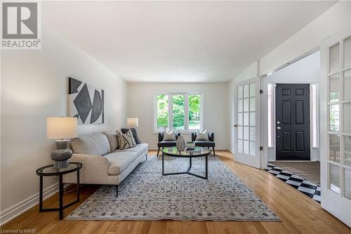 4107 Wheelwright Crescent, Mississauga, ON - Indoor Photo Showing Living Room