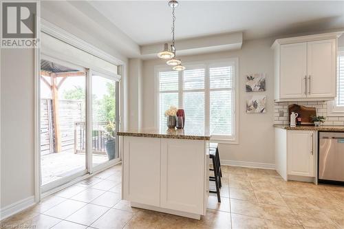 3234 Sharp Road, Burlington, ON - Indoor Photo Showing Kitchen