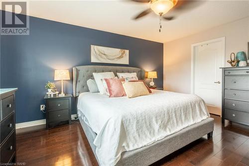 3234 Sharp Road, Burlington, ON - Indoor Photo Showing Bedroom