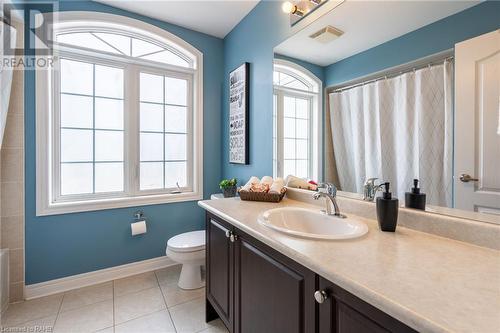 3234 Sharp Road, Burlington, ON - Indoor Photo Showing Bathroom