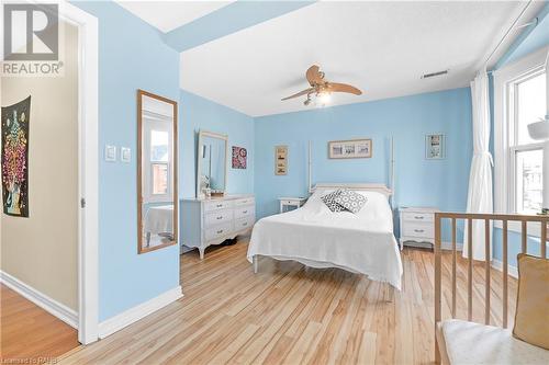 477 Cannon Street E, Hamilton, ON - Indoor Photo Showing Bedroom