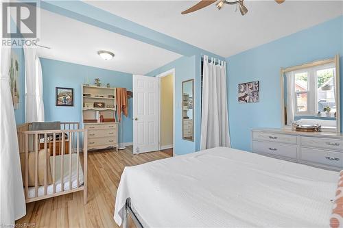 477 Cannon Street E, Hamilton, ON - Indoor Photo Showing Bedroom