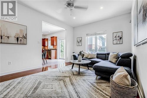 5228 Garland Crescent, Burlington, ON - Indoor Photo Showing Living Room