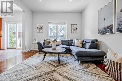 5228 Garland Crescent, Burlington, ON - Indoor Photo Showing Living Room