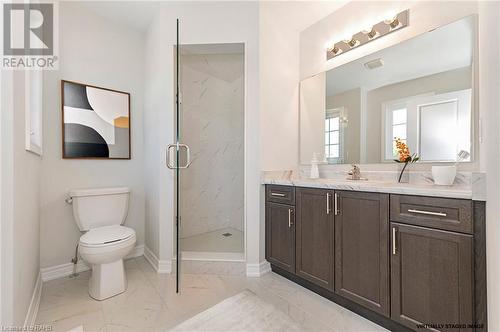 417 East 16Th Street, Hamilton, ON - Indoor Photo Showing Bathroom