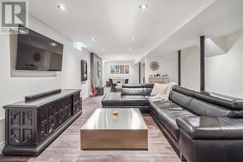 17 Winegarden Trail, Hamilton, ON - Indoor Photo Showing Living Room