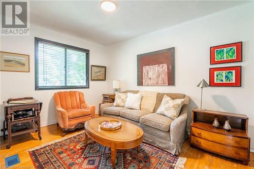 5203 Mulberry Drive, Burlington, ON - Indoor Photo Showing Living Room