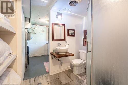 5203 Mulberry Drive, Burlington, ON - Indoor Photo Showing Bathroom