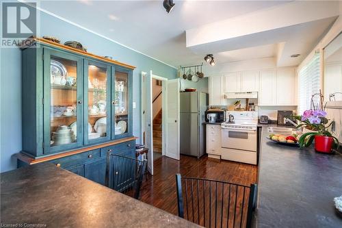 5203 Mulberry Drive, Burlington, ON - Indoor Photo Showing Kitchen