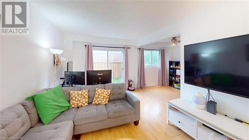 19 Huntsville Street, Hamilton, ON - Indoor Photo Showing Living Room