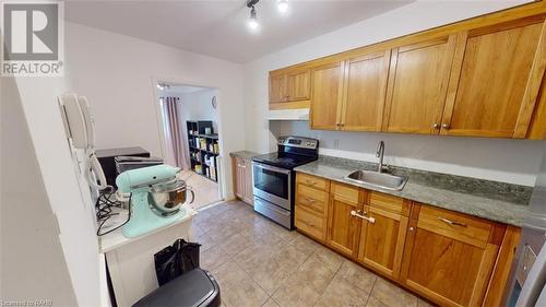 19 Huntsville Street, Hamilton, ON - Indoor Photo Showing Kitchen