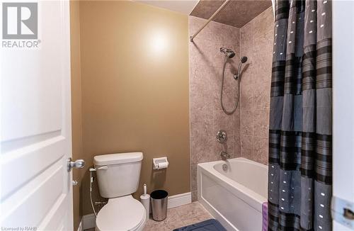 12 Sistine Court, Hamilton, ON - Indoor Photo Showing Bathroom