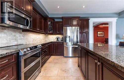 12 Sistine Court, Hamilton, ON - Indoor Photo Showing Kitchen With Stainless Steel Kitchen With Upgraded Kitchen