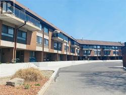 1000 CEDARGLEN Gate Unit# 520  Mississauga, ON L5C 3Z5