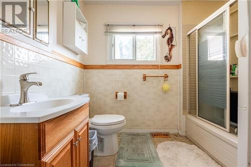 699 Gilmore Road, Fort Erie, ON - Indoor Photo Showing Bathroom