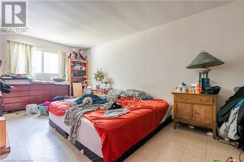 699 Gilmore Road, Fort Erie, ON - Indoor Photo Showing Bedroom