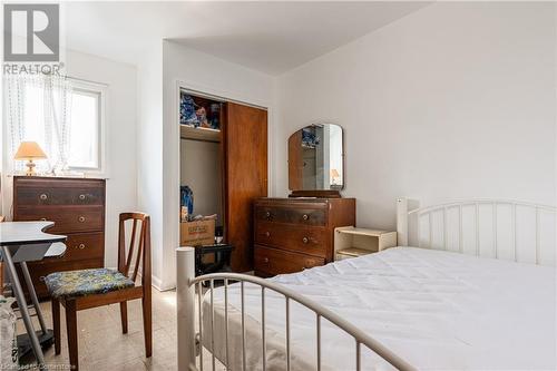 699 Gilmore Road, Fort Erie, ON - Indoor Photo Showing Bedroom