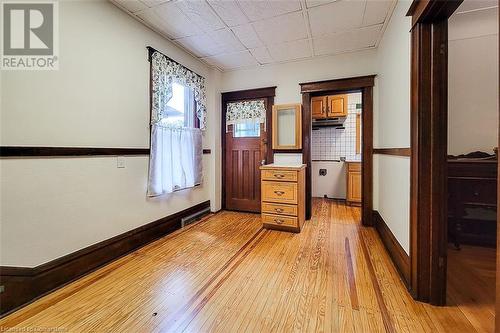 17 Barnesdale Avenue N, Hamilton, ON - Indoor Photo Showing Other Room