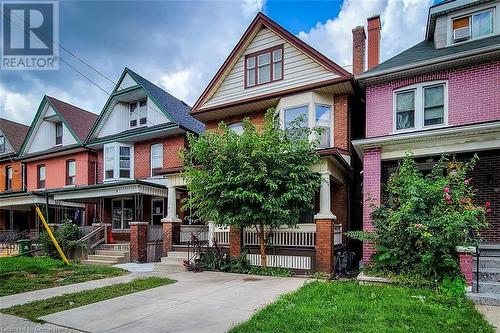 17 Barnesdale Avenue N, Hamilton, ON - Outdoor With Facade