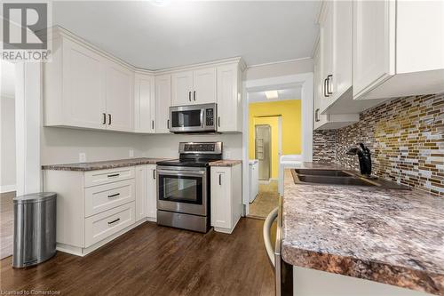 5419 Maple Street, Niagara Falls, ON - Indoor Photo Showing Kitchen With Double Sink